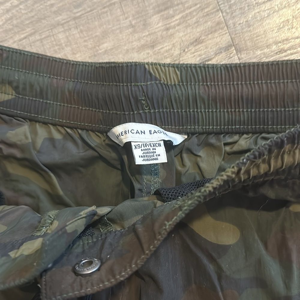 American Eagle lightweight shorts - Picture 2 of 3
